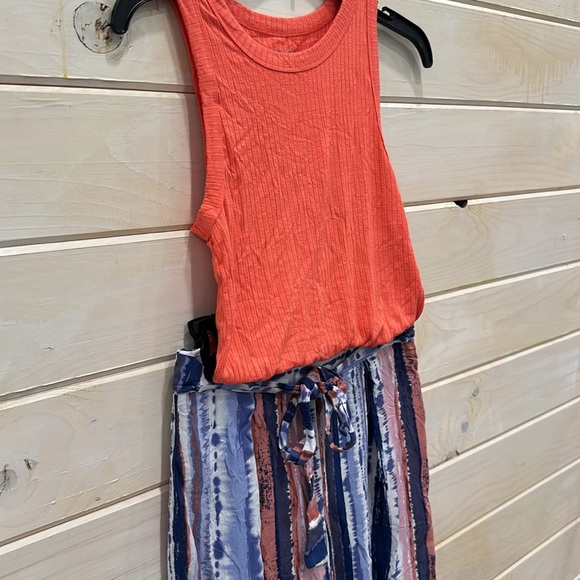 Medium Capri type Pants and Medium Top. - Picture 3 of 7